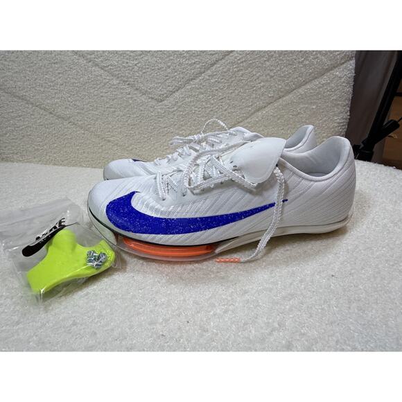 Athletic_Shoes